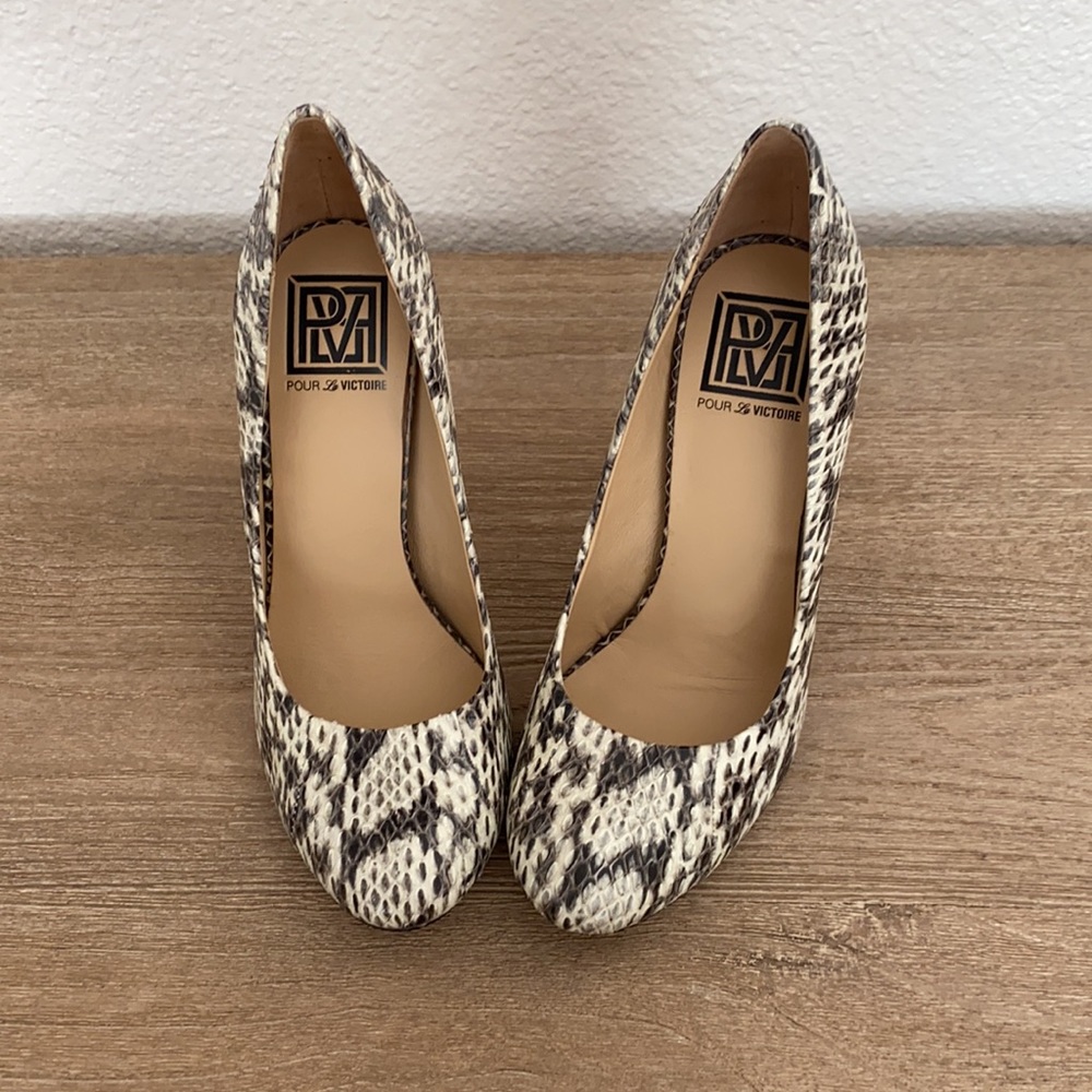 Pour La Victoire Pump • Size 6